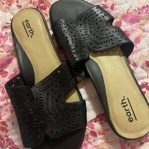 Earth Women's Black Perforated Sandals